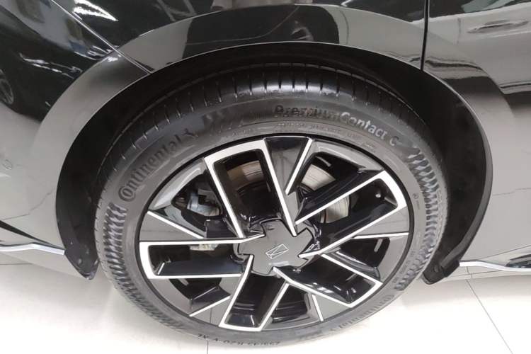 Used Avatr 06 2025 Max All-Electric Version Exterior 5