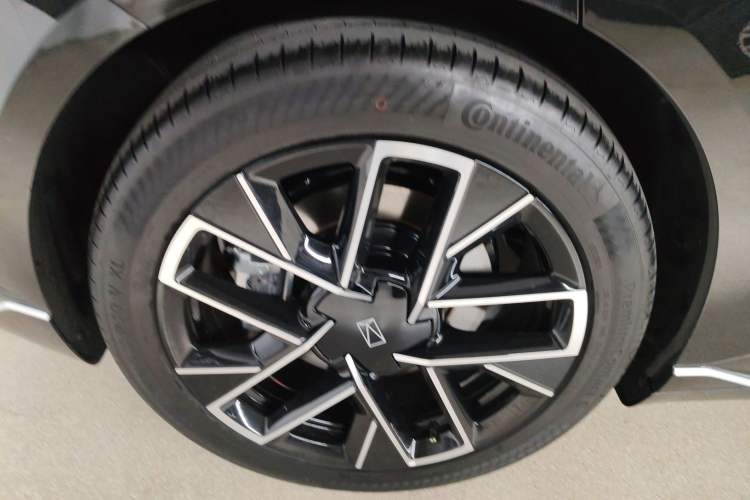 Used Avatr 06 2025 Max All-Electric Version Exterior 5