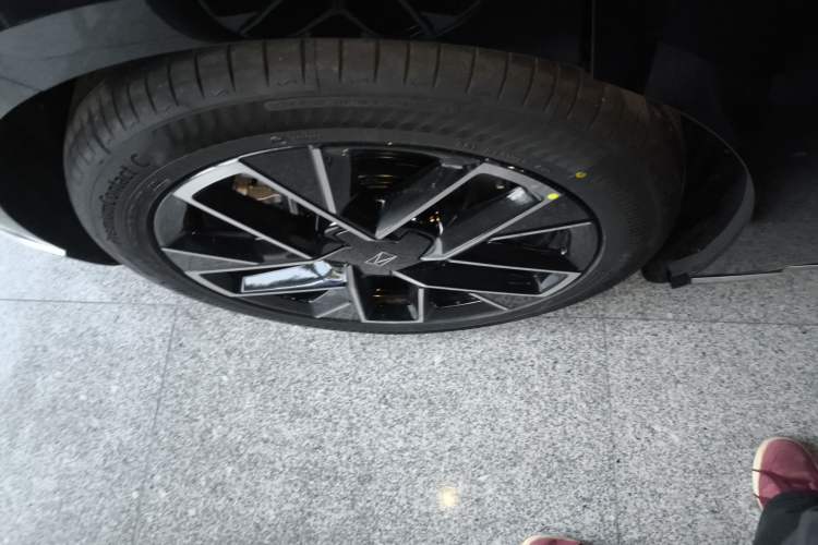 Used Avatr 06 2025 Pro All-Electric Version Exterior 5