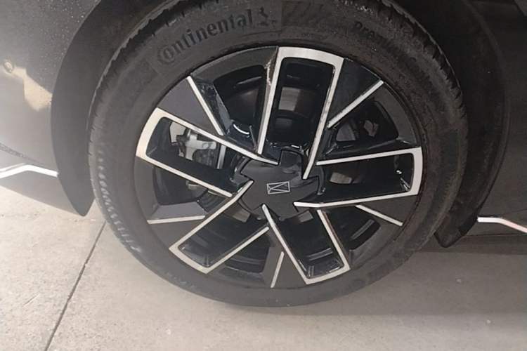 Used Avatr 06  Exterior 5