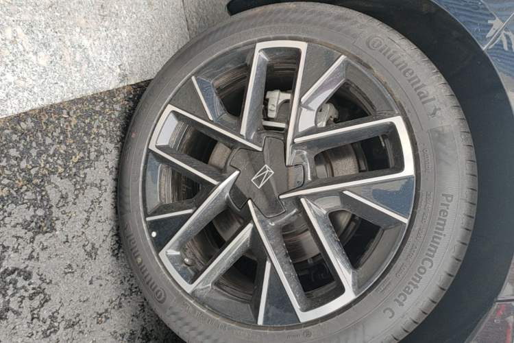 Used Avatr 06 2025 Pro Range-Extended Edition Exterior 5