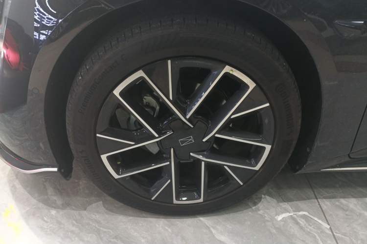Used Avatr 06 2025 Max Extended-Range Edition Exterior 7