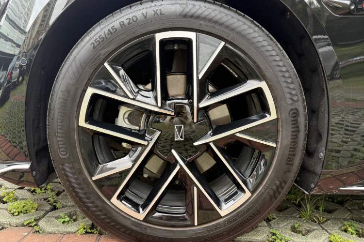 Used Avatr 06 2025 Max Extended-Range Edition Exterior 9