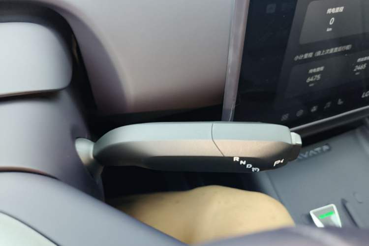 Used Avatr 06 2025 Max Extended-Range Edition Gear Lever
