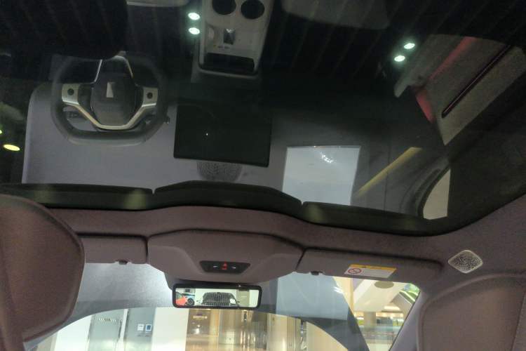 Used Avatr 06 2025 Max Extended-Range Edition Headliner