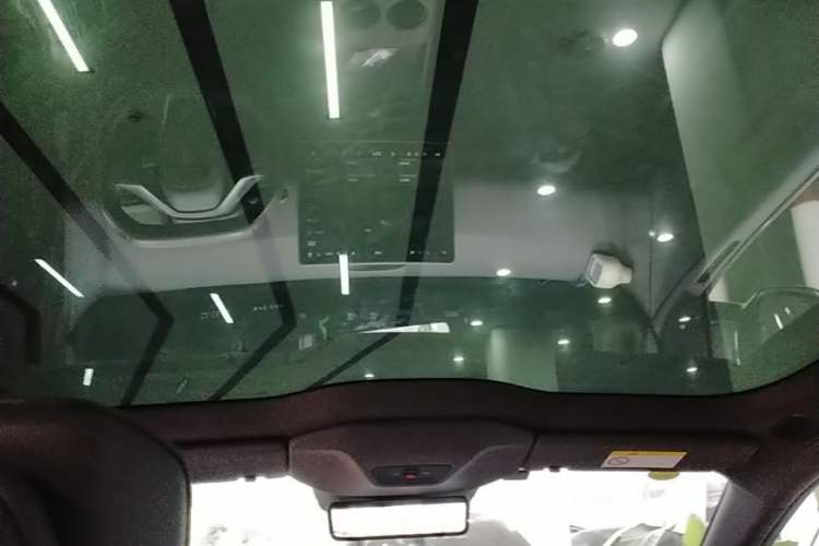 Used Avatr 06 2025 Max Extended-Range Edition Headliner