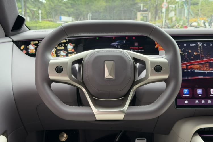 Used Avatr 06 2025 Max Extended-Range Edition Interior 10
