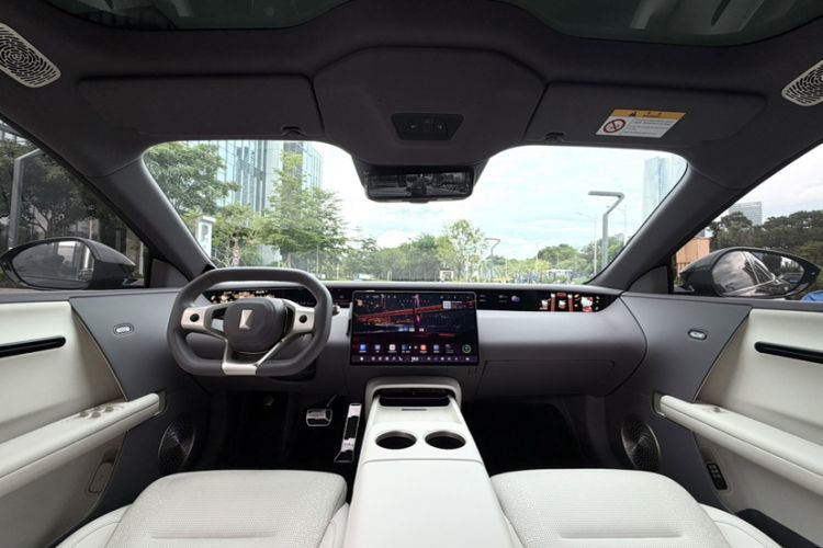 Used Avatr 06 2025 Max Extended-Range Edition Interior 12