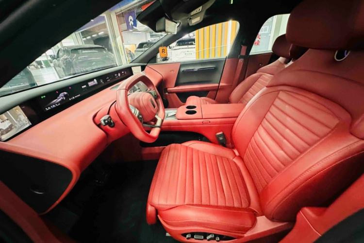 Used Avatr 06 2025 Max Extended-Range Edition Interior 2