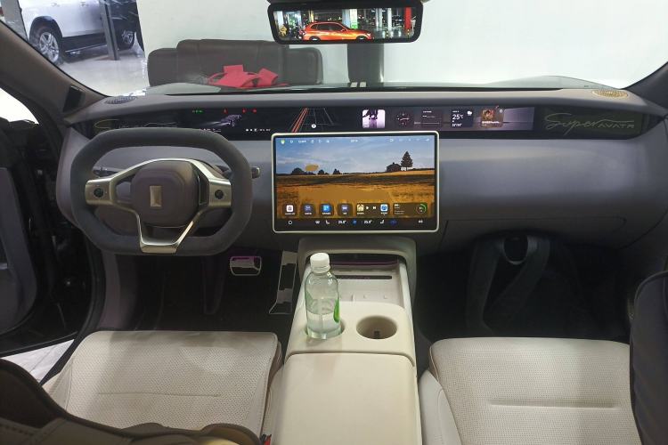 Used Avatr 06 2025 Max Extended-Range Edition Interior 2