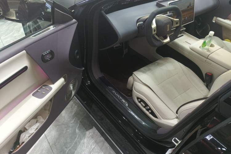 Used Avatr 06 2025 Max Extended-Range Edition Interior 3