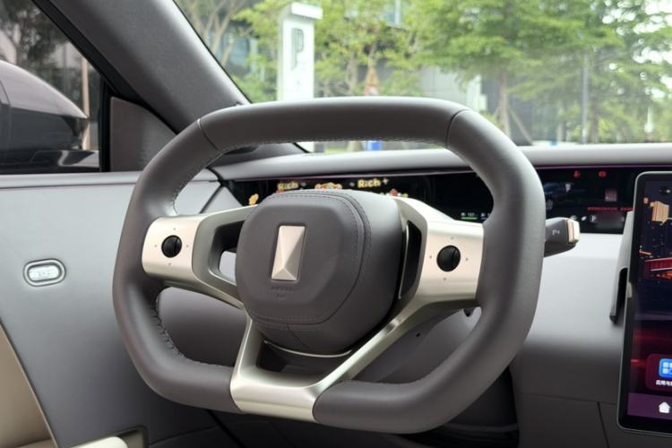Used Avatr 06 2025 Max Extended-Range Edition Interior 4