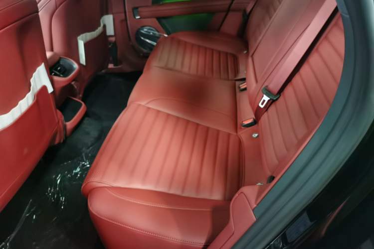 Used Avatr 06 2025 Ultra Pure Electric Edition Interior 4