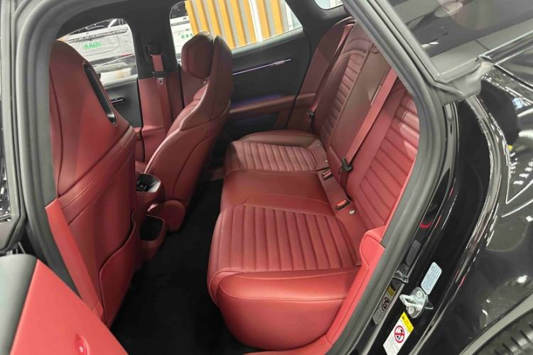Used Avatr 06 2025 Max Extended-Range Edition Interior 5