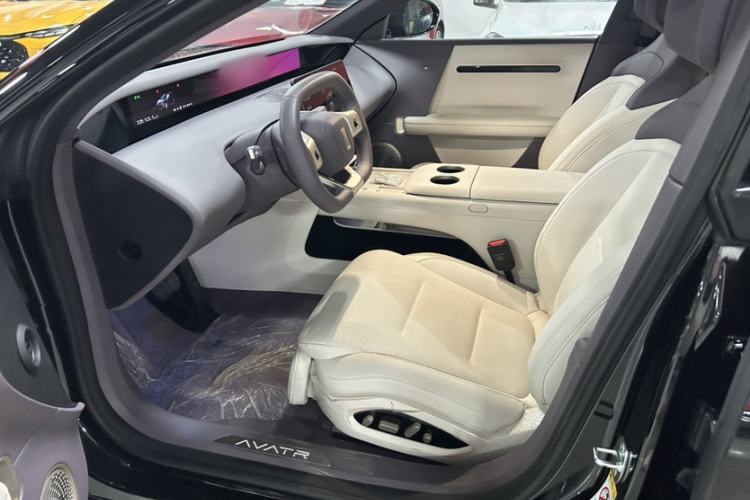 Used Avatr 06 2025 Pro Range-Extended Edition Interior 5