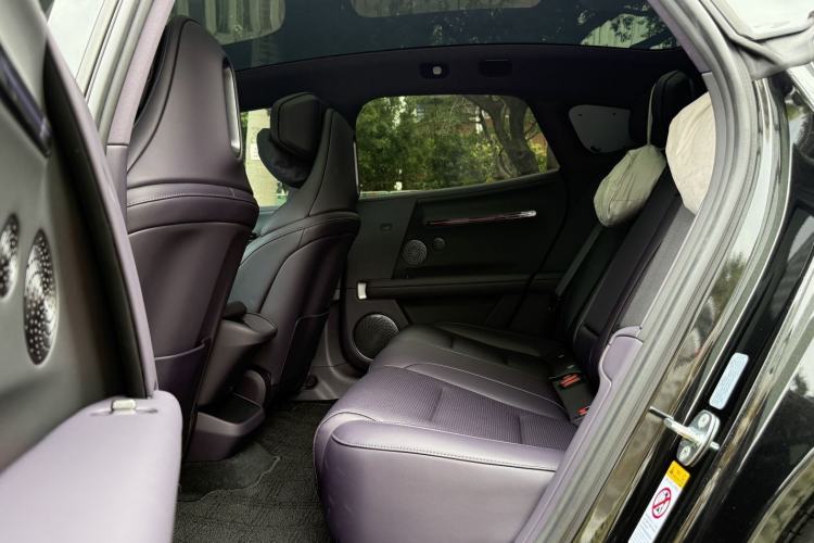 Used Avatr 06 2025 Max Extended-Range Edition Interior 6