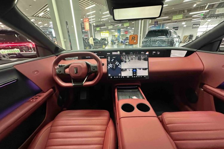 Used Avatr 06 2025 Max Extended-Range Edition Interior 6