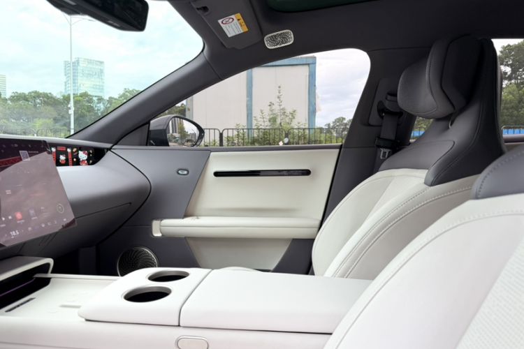 Used Avatr 06 2025 Max Extended-Range Edition Interior 6