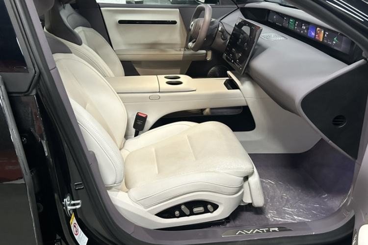 Used Avatr 06 2025 Pro Range-Extended Edition Interior 7