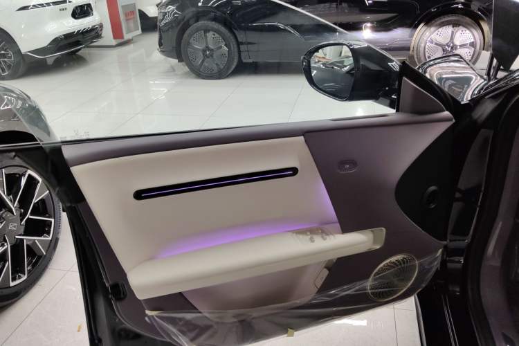 Used Avatr 06 2025 Max All-Electric Version Left Front Door Interior