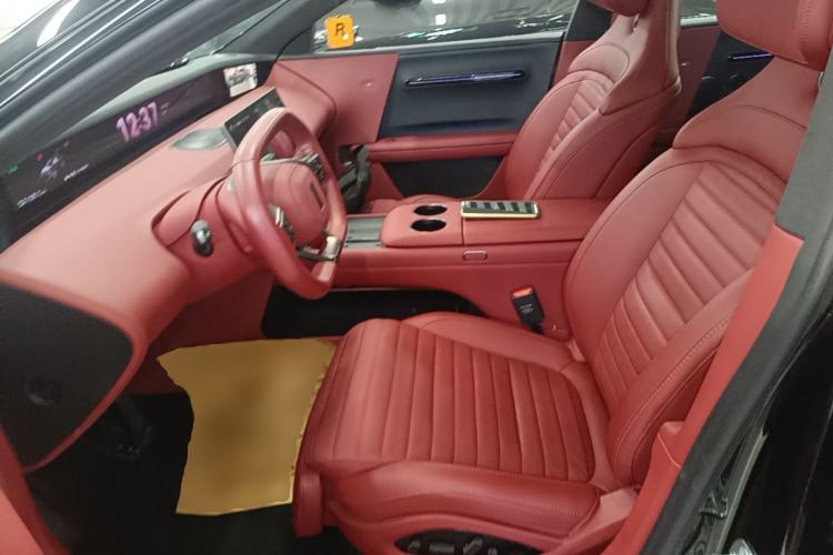 Used Avatr 06 2025 Max Extended-Range Edition Left Front Seat