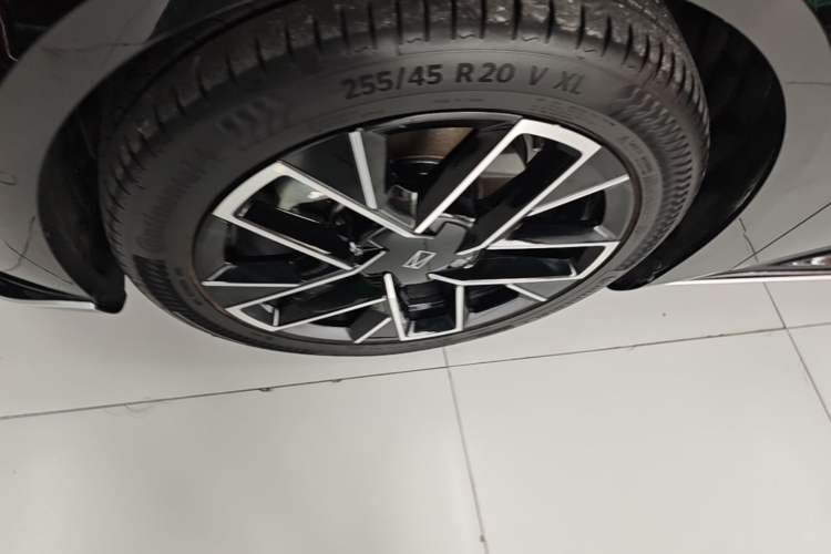 Used Avatr 06 2025 Max Extended-Range Edition Left Front Wheel Hub