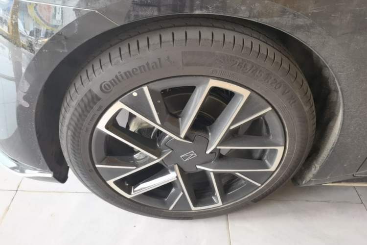 Used Avatr 06 2025 Pro Range-Extended Edition Left Front Wheel Hub