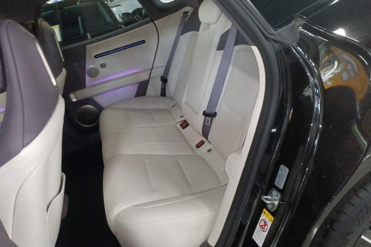 Used Avatr 06 2025 Pro Range-Extended Edition Left Rear Seat