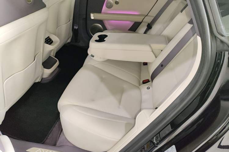 Used Avatr 06 2025 Pro Range-Extended Edition Left Rear Seat