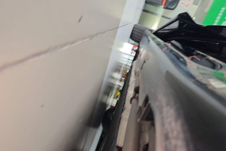 Used Avatr 06 2025 Max Extended-Range Edition Left Side Sill