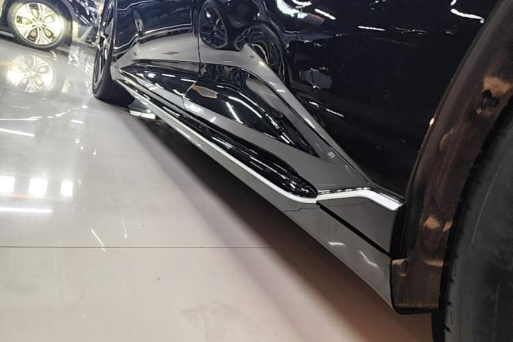 Used Avatr 06 2025 Pro Range-Extended Edition Left Side Sill