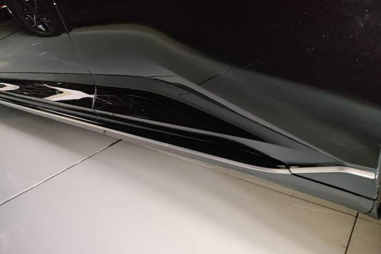 Used Avatr 06 2025 Pro Range-Extended Edition Left Side Sill