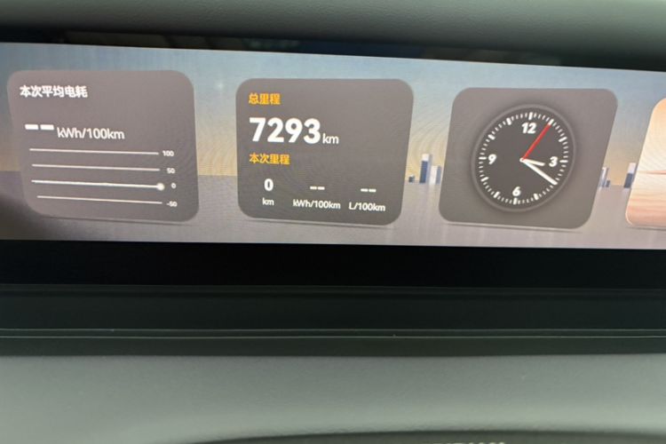 Used Avatr 06 2025 Max Extended-Range Edition Odometer Close Up