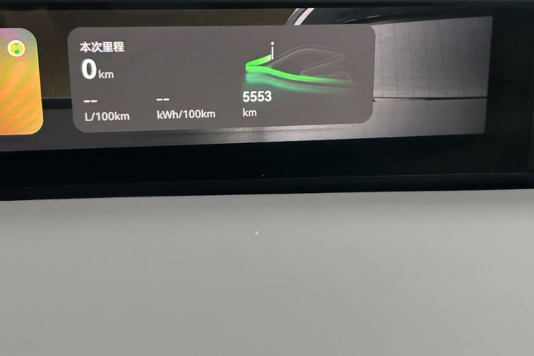 Used Avatr 06 2025 Pro Range-Extended Edition Odometer Close Up