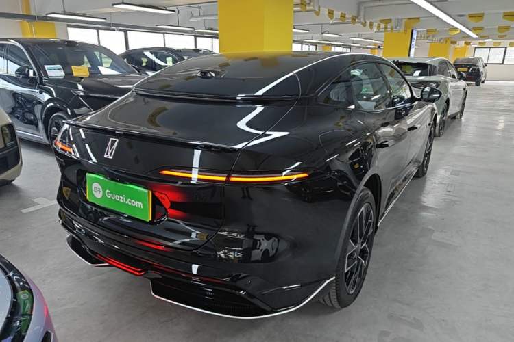 Used Avatr 06 2025 Max Extended-Range Edition Rear Right 45 Deg