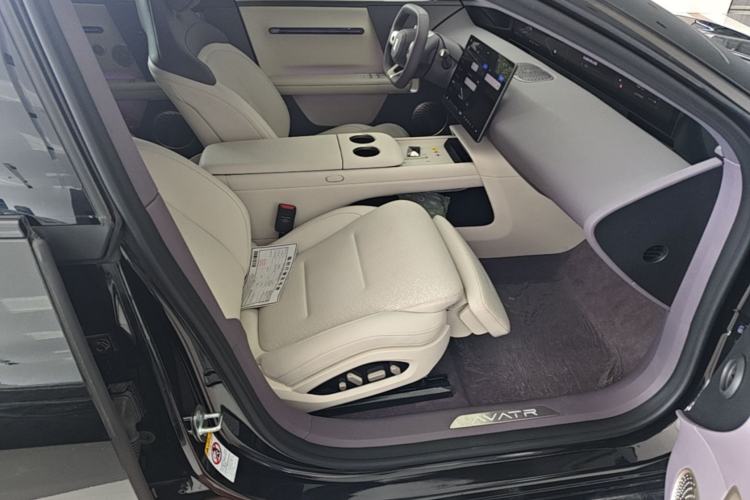 Used Avatr 06 2025 Pro Range-Extended Edition Right Front Seat