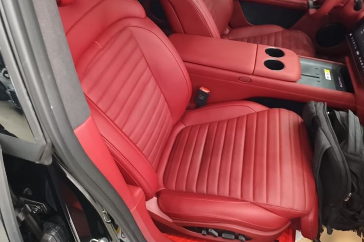 Used Avatr 06 2025 Max Extended-Range Edition Right Front Seat