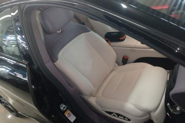 Used Avatr 06 2025 Pro Range-Extended Edition Right Front Seat
