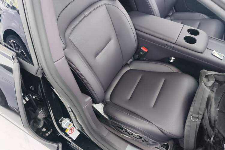 Used Avatr 06 2025 Max Extended-Range Edition Right Front Seat