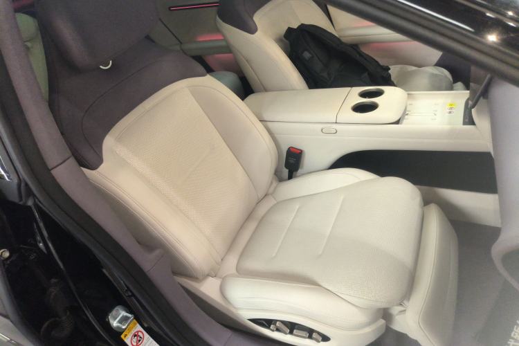 Used Avatr 06 2025 Max Extended-Range Edition Right Front Seat