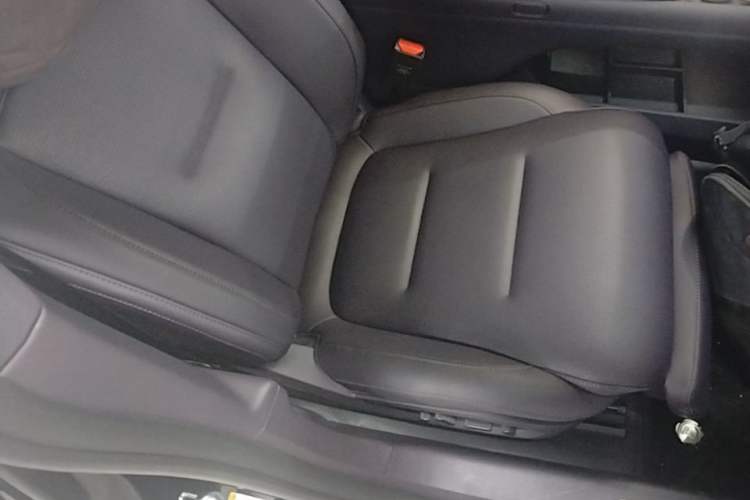 Used Avatr 06  Right Front Seat