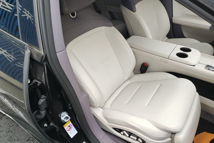 Used Avatr 06 2025 Pro Range-Extended Edition Right Front Seat