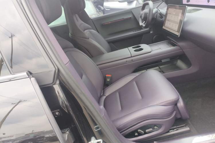 Used Avatr 06 2025 Pro Range-Extended Edition Right Front Seat