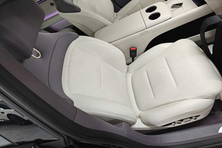 Used Avatr 06 2025 Max Extended-Range Edition Right Front Seat
