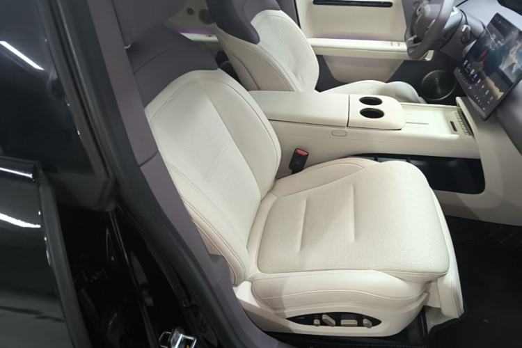 Used Avatr 06 2025 Pro All-Electric Version Right Front Seat