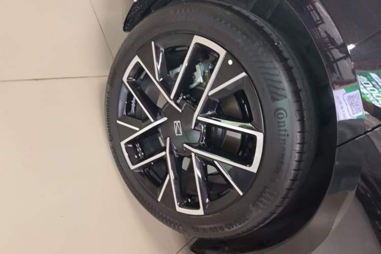 Used Avatr 06 2025 Max Extended-Range Edition Right Rear Wheel Hub