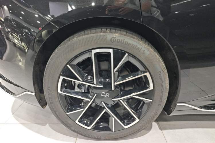 Used Avatr 06 2025 Max Extended-Range Edition Right Rear Wheel Hub