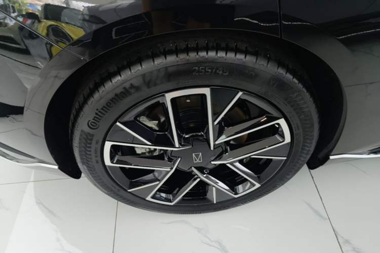 Used Avatr 06 2025 Max Extended-Range Edition Right Rear Wheel Hub
