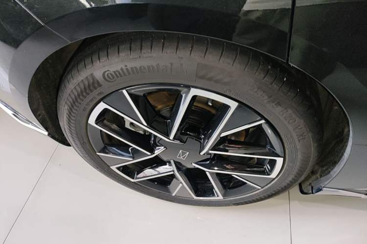 Used Avatr 06 2025 Pro Range-Extended Edition Right Rear Wheel Hub