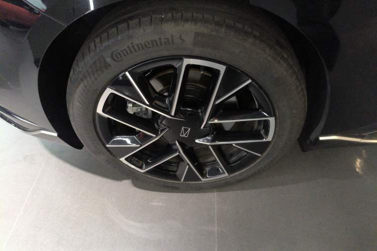 Used Avatr 06 2025 Max Extended-Range Edition Right Rear Wheel Hub